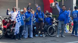 Djumono. ratusan atlet, pelatih dan juga offisial lainnya saat konvoi Persib. PJ/Joel