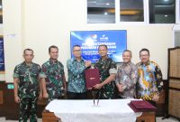 bank bjb melakukan MoU yang ditandatangani Komandan Lanud Husein Sastranegara Marsekal Pertama TNI MD Irman Fathurahman, S.E., M.M bersama Pemimpin Cabang bank bjb Tamansari Adytia Sovana. PJ/Dok