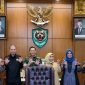 Panglima Kodam III/Slw Mayjen TNI Kosasih berpose bersama dengan jajaran UNPAK saat berkunjung ke Kodam III/Slw. PJ/Dok