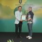 XLSMART) kembali meraih pengakuan melalui penghargaan “Diamond Achievement in Emission Transparency” dalam ajang The Best Corporate Emission Reduction Transparency Awards 2026. PJ/Dok