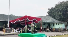 Pangdam III/Slw saat memimpin upacara HUT ke-67 Resimen Mahasiswa Mahawarman Jawa Barat Tahun 2026 di Lapangan Yonkav 4/KC, Bandung, PJ/Dok