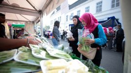 Kebutuhan pokok masyarakat (kepokmas) di pasar tradisional dan toko ritel Kota Bandung terpantau relatif stabil. PJ/Dok
