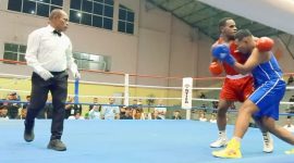 Dua petinju saat unjuk kebolehan di ajang Grib Jaya Bandung Boxing Camp 2026 di GOR Padjajaran Bandung. PJ/Dok