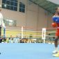 Dua petinju saat unjuk kebolehan di ajang Grib Jaya Bandung Boxing Camp 2026 di GOR Padjajaran Bandung. PJ/Dok