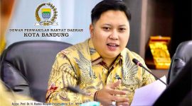 Radea Respatu menywbut, penghapusan kewajiban pencetakan dokumen yang telah tersedia secara digital akan memberikan dampak nyata terhadap pengurangan penggunaan kertas. PJ/Dok