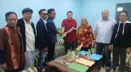 Tantan Sulthon Bukhawan saat mendaftarkan diri sebagai bakal calon Ketua Persatuan Wartawan Indonesia (PWI) Jawa Barat. PJ/Dok