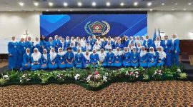 Para pengurus IKWI pusat dan Jabar berpose bersama usai Konferprov IKWI Jabar di Hotel Horison, Kamis (13/8). 