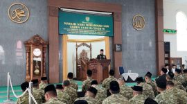 Pangdam III/Slw Mayjen TNI Kosasih saat memberikan ceramah di peringatan Maulid Nabi Muhammad SAW 1448 H/2026 M di Masjid Al-Ikhlas, Makodam III/Siliwangi, Bandung, Kamis (27/8). PJ/Dok