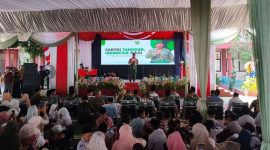 Pangdam III/Slw Mayjen TNI Kosasih saat menyampaikan pesan kepada santri Yayasan Madrasah Tanwiriyyah. PJ/Dok