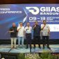 Sekretaris Umum GAIKINDO, Kukuh Kumara berpose bersama panitia GIIAS 2026 Bandung. PJ/Dok