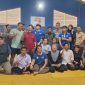 Yadi Sofyan berpose bersama atlet NPCI Kota Bandung. PJ/Joel