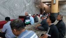 Ratusan jamaah Masjid Agung Bandung, mengirimkan doa untuk para jurnalis. PJ/Dok