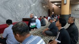 Ratusan jamaah Masjid Agung Bandung, mengirimkan doa untuk para jurnalis. PJ/Dok