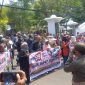 Sejumlah masyarakat yang tergabung dari berbagai organisasi melakukan aksi unjuk rasa meminta Wabup Sumedang Mundur. PJ/Dok
