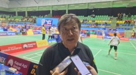 Ketua Harian Pengprov PBSI Jawa Barat Gianto Hartono, SE saat memberi keterangan kepada wartawan terkait event HYDROPLUS Sirnas A 2026. PJ/Dok