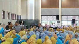 Menteri Wihaji saat temu ribuan Tim Pendamping Keluarga (TPK) di SPN Cisarua, KBB Rabu (30/9). PJ/Mal