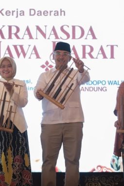 Perluas Pasar UMKM, Farhan Dorong Daerah Perkuat Kolaborasi
