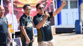 Ketua Umum Rugby Jawa Barat H. Aceng saat memantau persiapan Kabupaten Sumedang selaku tuan rumah Cabor Rugby di Porprov XV tahun 2026.