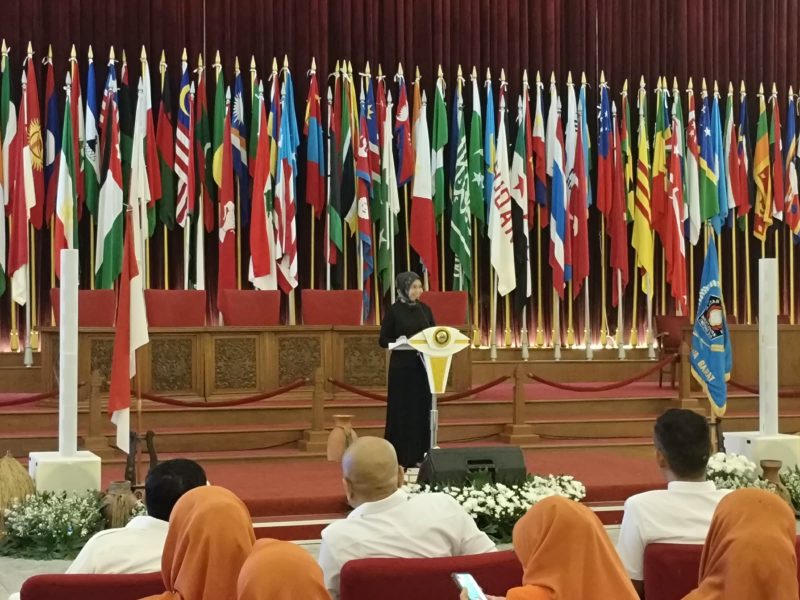 Ineu saat memberikan sambutan disela Pelantikan Pengurus IKWI Jawa Barat di Gedung Merdeka Bandung, Jumat (2/10). PJ/Mal