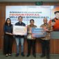 Paket Sat Set Pos: VP Financial and CMT Account Management Telkomsel, Gian Wijoyo (dua dari kiri) bersama PPOH Direktur POSDIGI, Edi Priyatno (dua dari kanan) dan Chief Marketing Officer PosDigi, Prima Reksa (kanan) pada Peluncuran Paket Sat Set Pos di Bandung, Selasa (6/10).