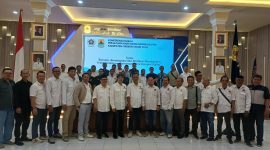 Ketua PWI Jabar berpose bersama di Konferensi PWI Kabupaten Cirebon Rabu 7 Oktober 2026. PJ/Dok