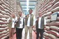 Perum BULOG menorehkan sejarah baru. Hingga 8 Oktober 2026, realisasi pengadaan Public Service Obligation (PSO) telah mencapai 4.115.014 ton setara beras atau 102,88 persen dari target penugasan Pemerintah sebesar 4 juta ton. PJ/Dok