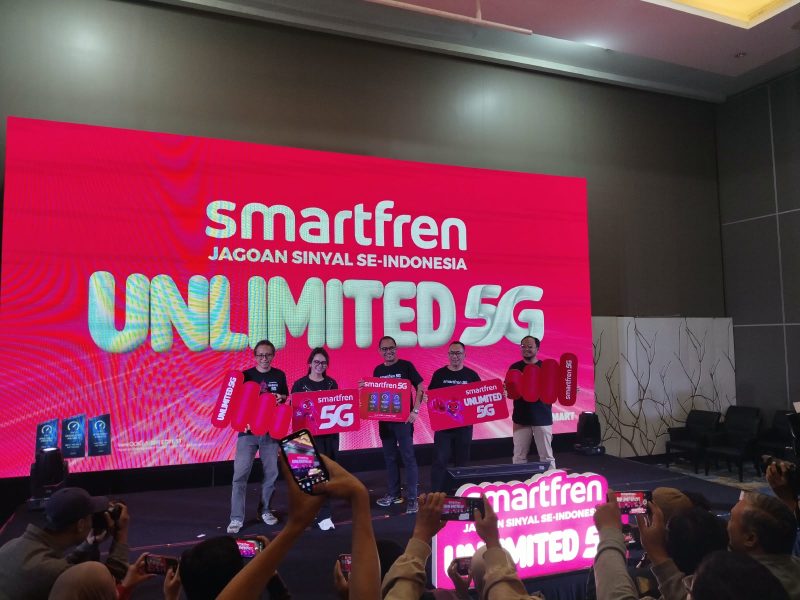 Manajemen XLSMART saat peluncuran SMARTFREN Unlimited dan Fun Run yang bakal digelar Minggu (11/10) di Hilton Hotel Bandung, Jumat (9/10). PJ/Mal