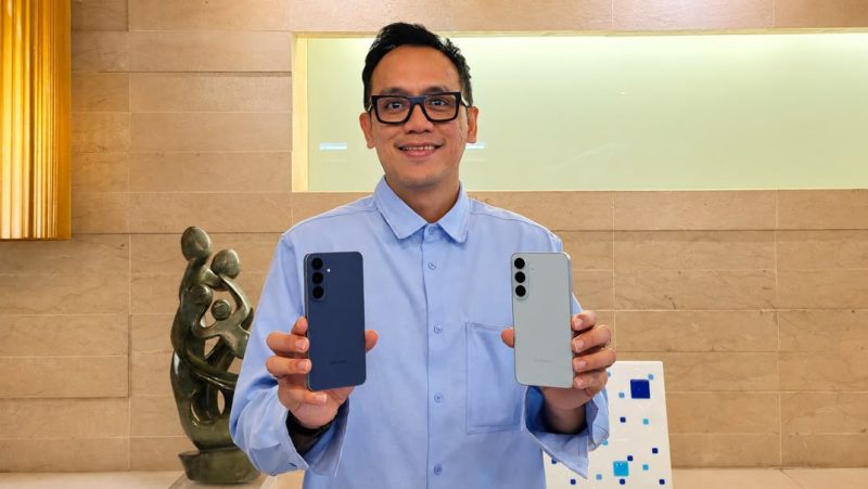 Ilham Indrawan, MX Product Marketing Senior Manager, Samsung Electronics Indonesia, saat perkenalkan Samsung Galaxy S26 FE. PJ/Dok