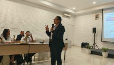 Anne Purba menyebutkan, dari 295 pintu perlintasan, 154 tidak terjaga, dan 141 yang terjaga. PJ/Mal