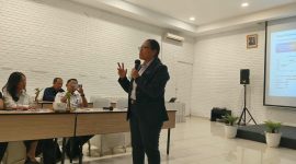 Anne Purba menyebutkan, dari 295 pintu perlintasan, 154 tidak terjaga, dan 141 yang terjaga. PJ/Mal