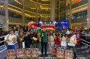 Ketua Umum Pengprov Pertina Jabar Sugiharto Gandamihardja berpose bersama atlet dan official usai meraih 29 medali di ajang Kejurnas Piala Menko Infrastruktur di Jakarta. PJ/Joel
