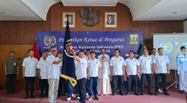 Prosesi pelantingan Pengurus Persatuan Wartawan Indonesia (PWI) Kabupaten Sukabumi masa bakti 2026–2029 di Aula Pendopo Kabupaten Sukabumi, Selasa 27 Oktober 2026. PJ/Dok