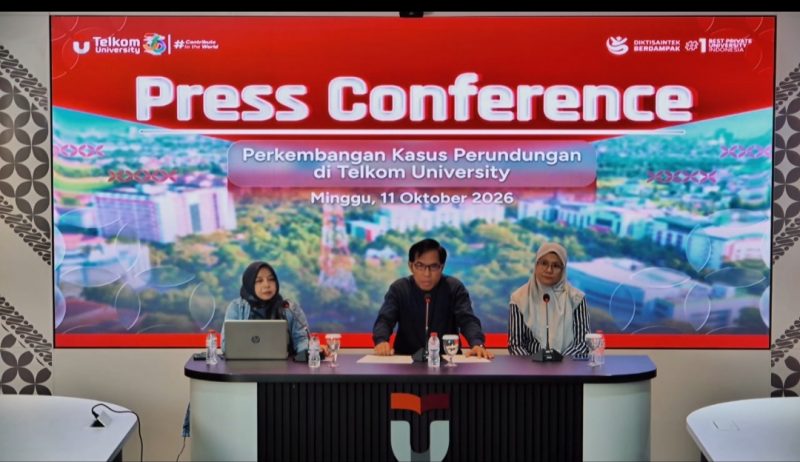 Rektor Telkom University Prof. Dr. Suyanto, S.T., M.Sc saat memberikan keterangan terkait kasus perundungan di Telkom university, Minggu (11/10). PJ/Mal