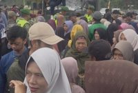 Kodam III/Slw bersama MJS dan Artha Graha Peduli membagikan ribuan paket sembako untuk masyarakat Cianjur. PJ/Dok