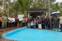 Perwakilan BASNAZ dan warga berpose bersama saat peresmian Sedekah Air Bersih dan Pipanisasi di Kampung Datarkadaka, Desa Cikupa, Kecamatan Karangnunggal, Kabupaten Tasikmalaya, Jumat (30/10) PJ/Dok