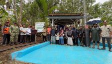 Perwakilan BASNAZ dan warga berpose bersama saat peresmian Sedekah Air Bersih dan Pipanisasi di Kampung Datarkadaka, Desa Cikupa, Kecamatan Karangnunggal, Kabupaten Tasikmalaya, Jumat (30/10) PJ/Dok