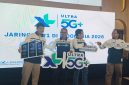 SVP Mobile Sales XLSMART area Jawa Barat, Arif Farhan Budianto (kedua kiri) dan CT SVP Marketing & Activation XL XLSMART, Christ Marcel (paling kiri) saat media update terkait layanan XL Ultra 5G+ di Bandung, Kamis (22/10). PJ/Mal